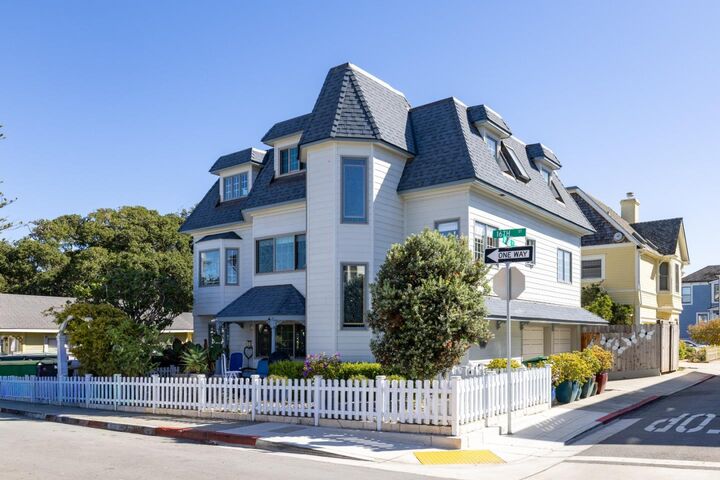 127 16th Street  Pacific Grove CA 93950 photo