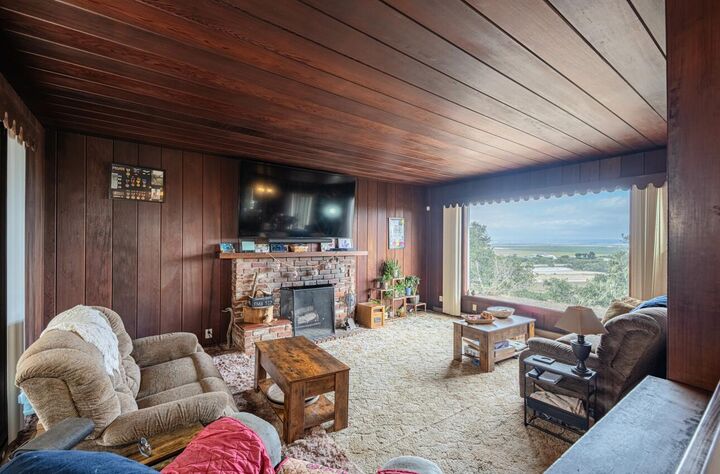 Property Photo:  905 West Blanco Road  CA 93908 