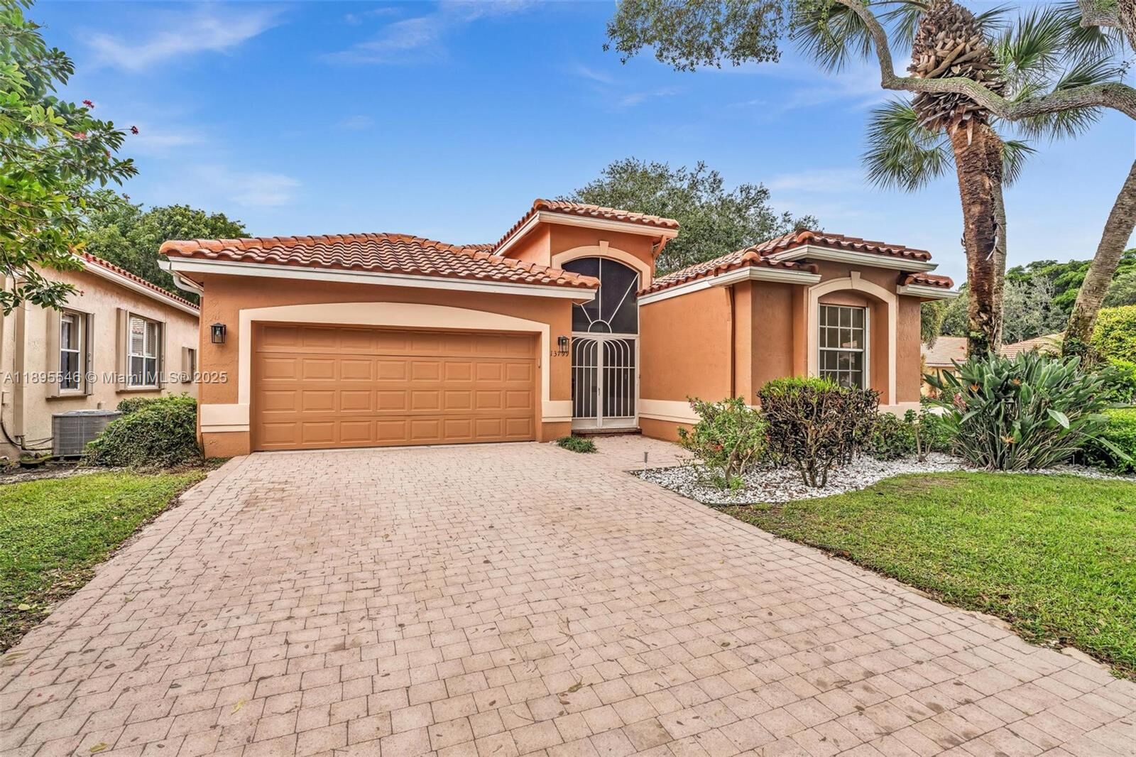 Property Photo: 13799 Via Nadina FL 33446