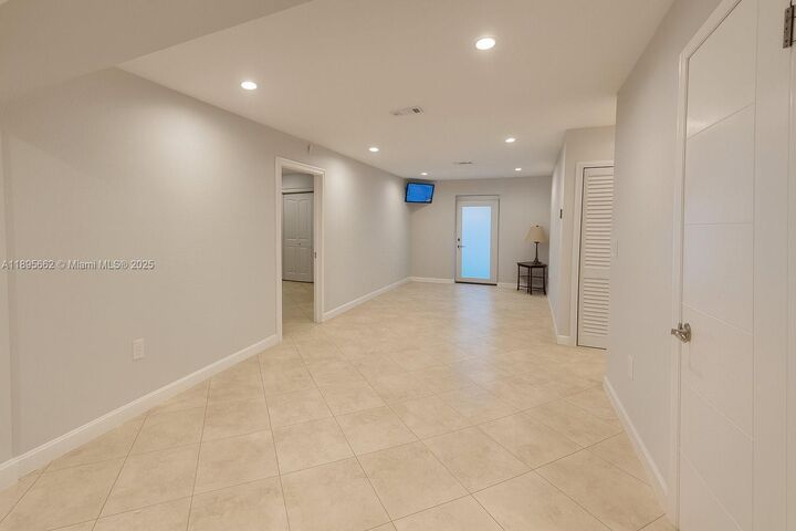 Property Photo: 9510 SW 45th St FL 33165