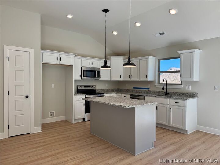 Property Photo: 1028 Dunbarton Way Lot 203 IN 47122