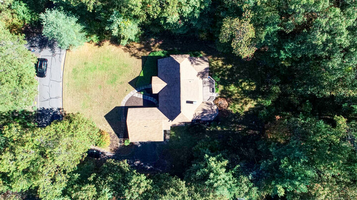 Property Photo:  3 Essex Court  CT 06032 