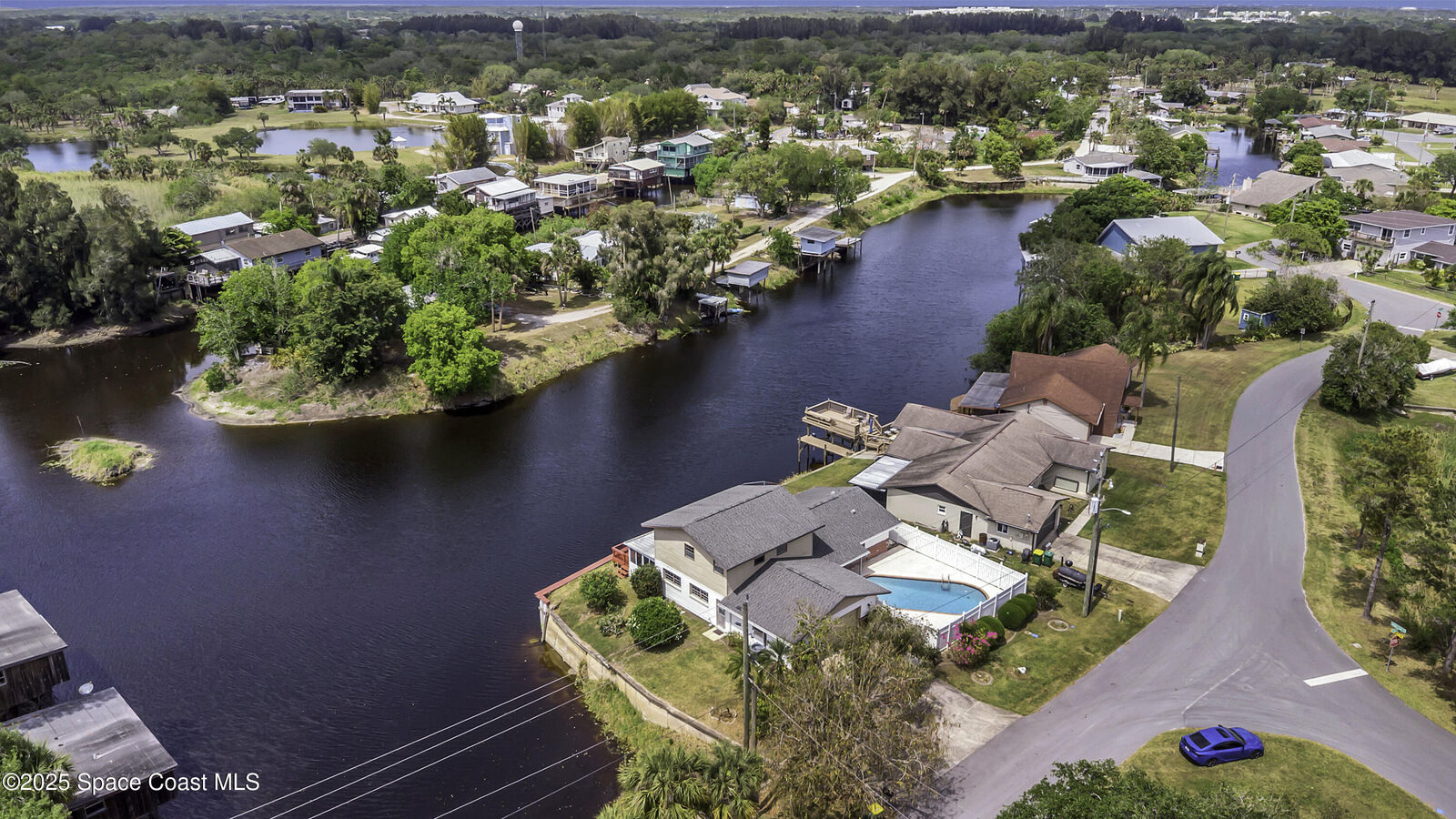 Property Photo:  850 Cardinal Road  FL 32926 