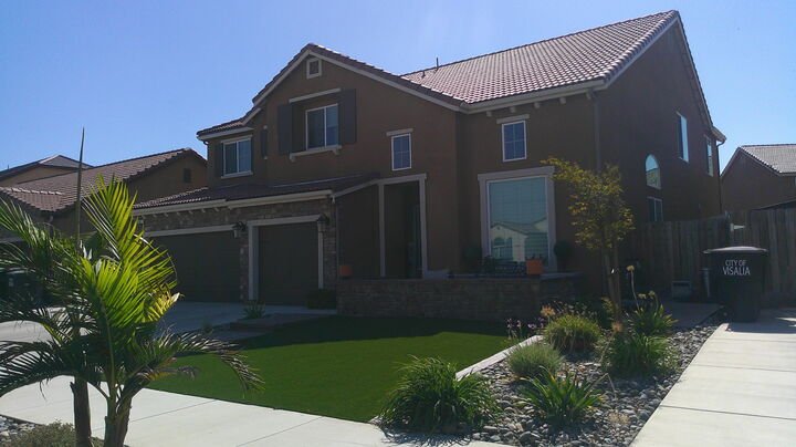 Property Photo: 1621 W Sedona Avenue CA 93291