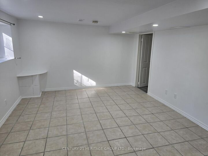 Property Photo: 65 Park Crescent Bsmt A ON L4E 3J5