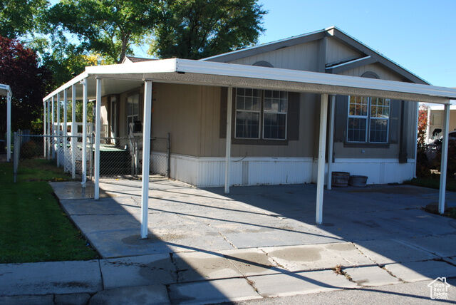 Property Photo: 1183 W Parkway Ln S UT 84119