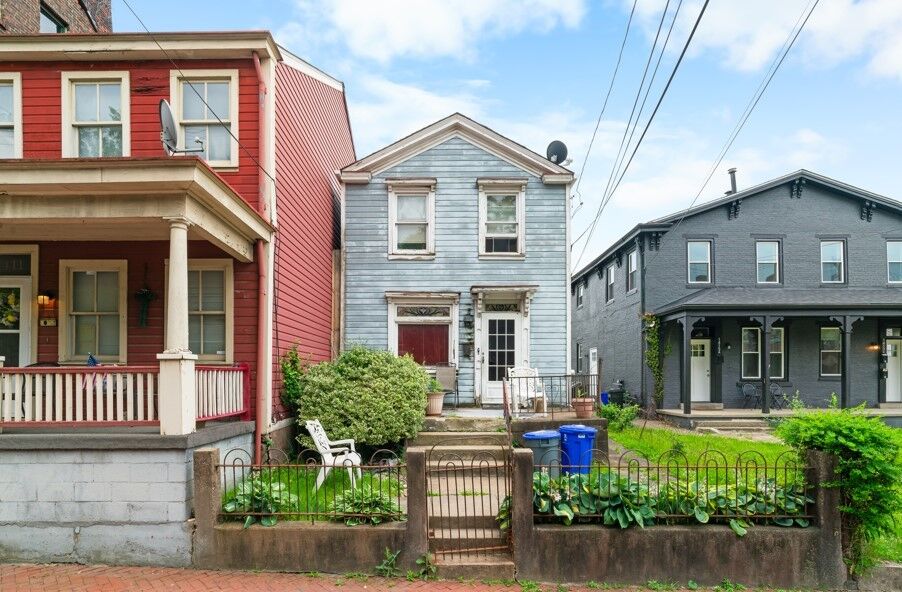 Property Photo: 1413 Columbus Ave PA 15233