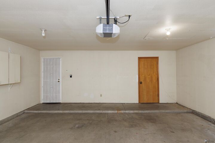 Property Photo: 12172 E Via Loma Vista #5 AZ 85367