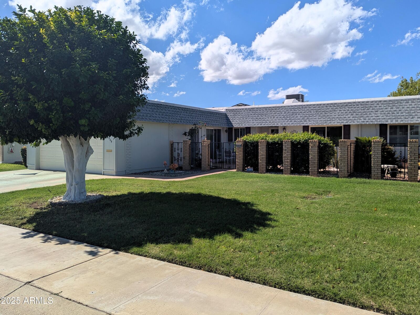 Property Photo: 10509 W Roundelay Circle AZ 85351