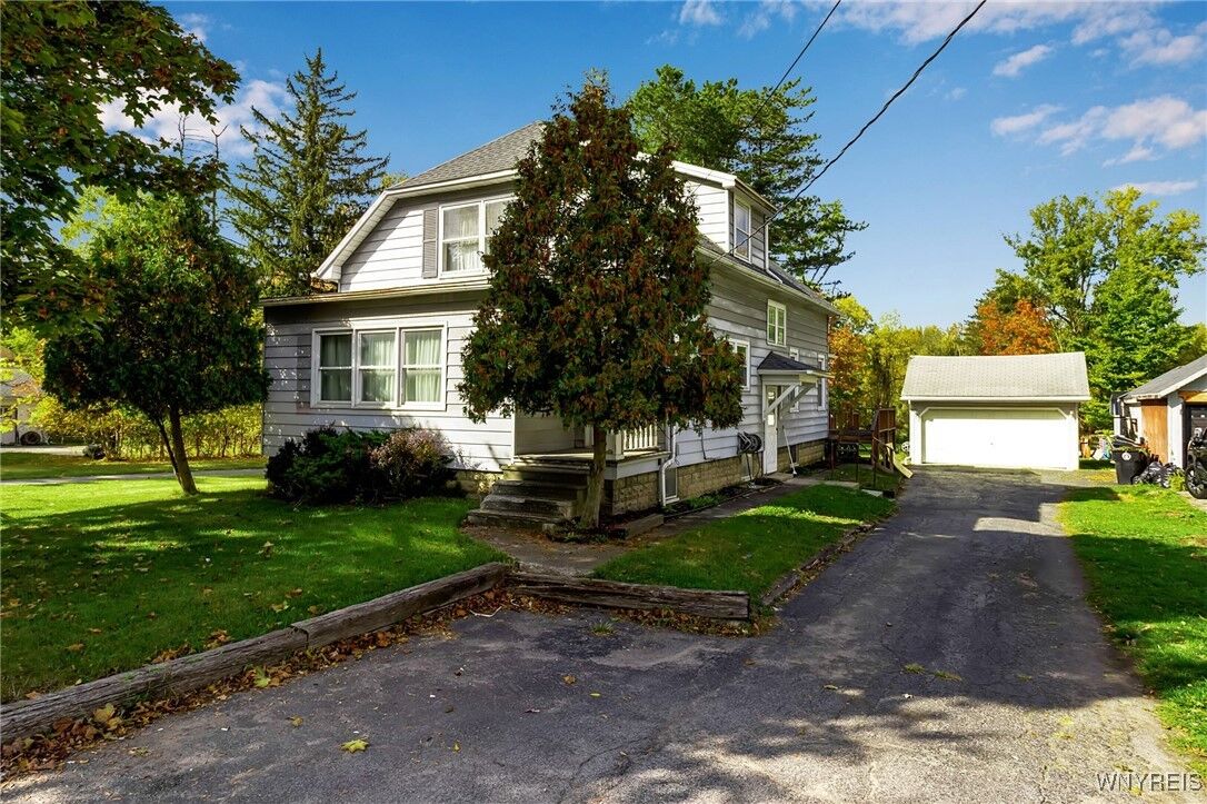 Property Photo:  5232 Genesee Street  NY 14026 