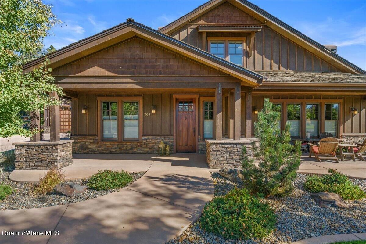 Property Photo:  1538 E Bruin Loop  ID 83835 