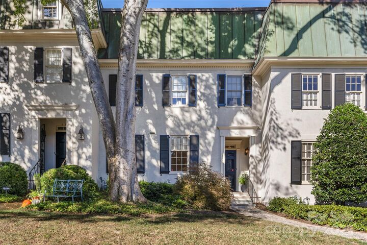 Property Photo: 153 Perrin Place 153 NC 28207