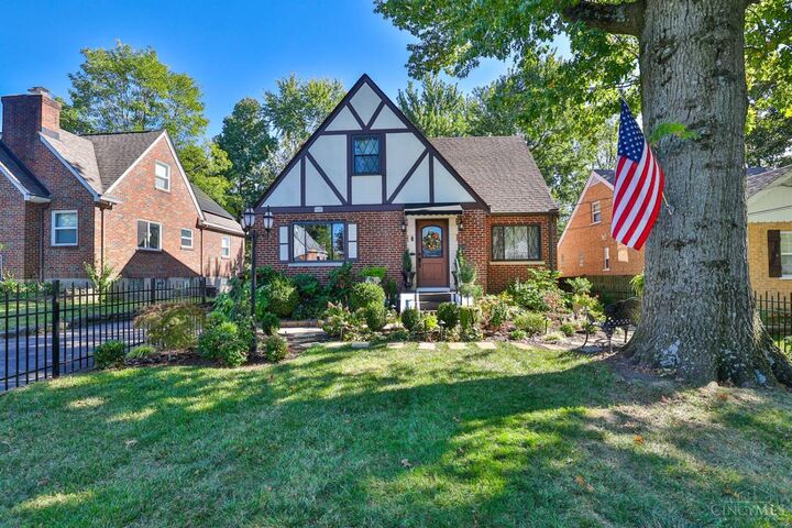 3435 Locust Lane  Cincinnati OH 45238 photo