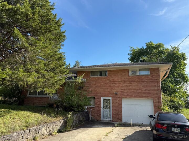 Property Photo: 6940 Ellen Drive OH 45417