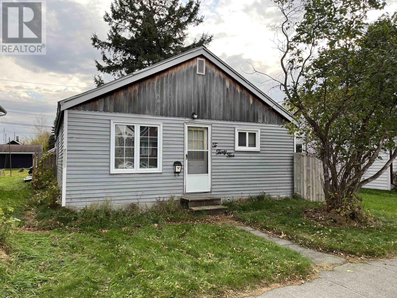 Property Photo:  1035 Third St. E  ON P9A 1S3 
