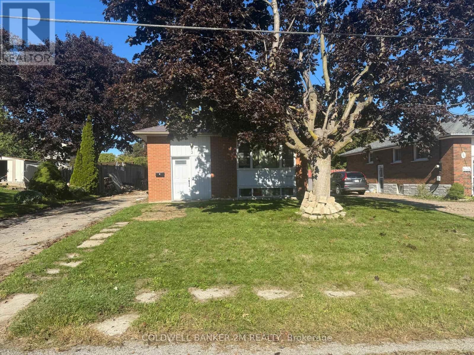 Photo de la propriété: 2 Summerfield Court ON L1C 2E7
