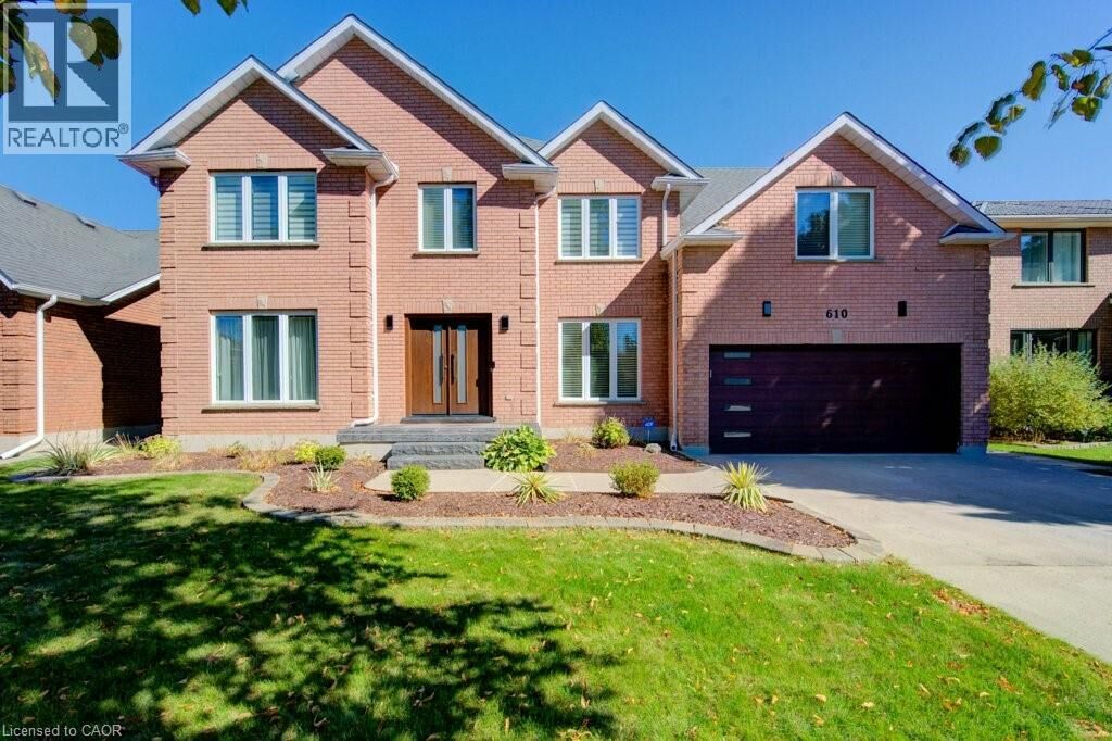 Photo de la propriété: 610 Stonebury Crescent ON N2K 3R1