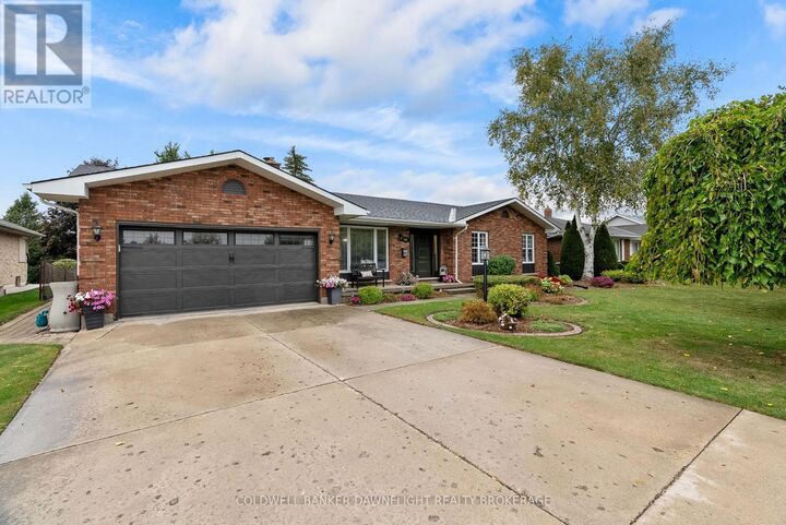 399 Pryde Boulevard  South Huron (Exeter) ON N0M 1S1 photo