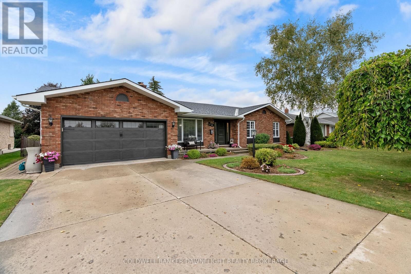 Photo de la propriété: 399 Pryde Boulevard ON N0M 1S1