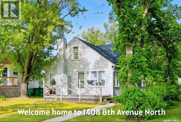 Property Photo: 1408 8th Avenue N SK S7K 2X7
