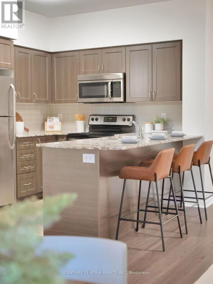 Property Photo: 73 King William Crescent 103 ON L4B 0C2