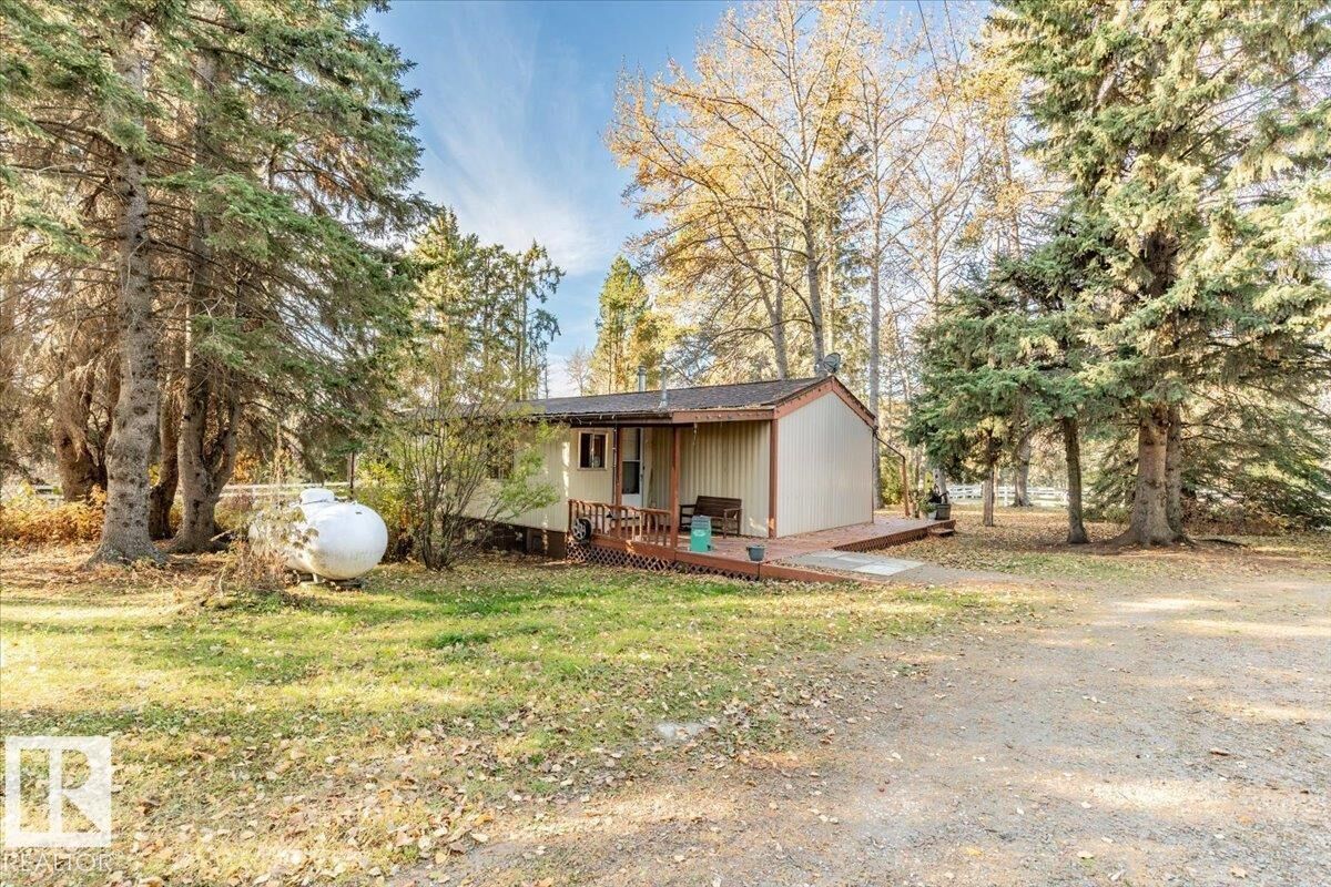 Property Photo:  47308 Rge Rd 22  AB T0C 2V0 