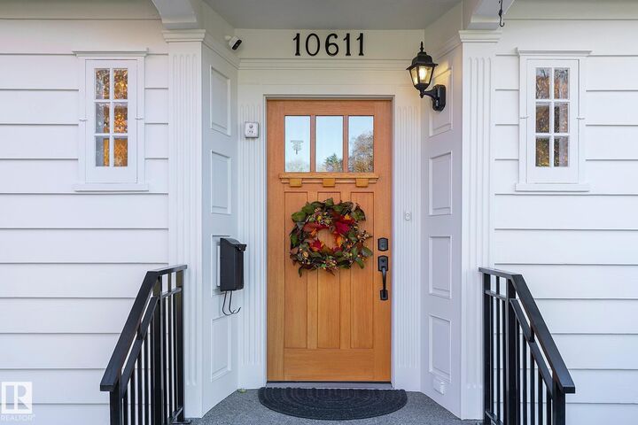 Property Photo:  10611 137 Street NW  AB T5N 2H5 