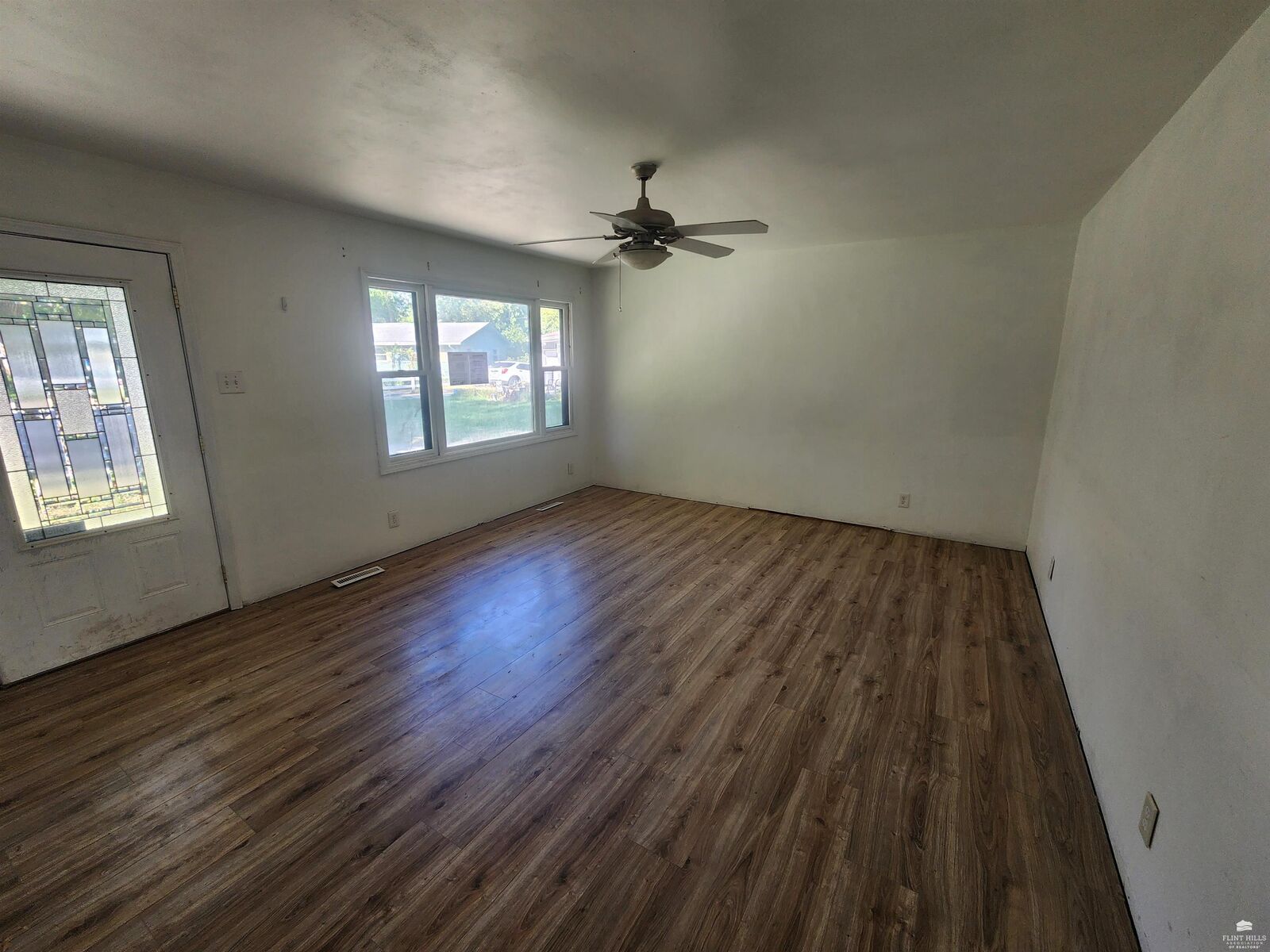 Property Photo:  2008 Poppy Court  KS 66502