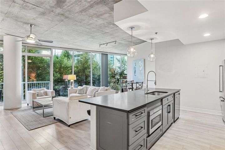 Property Photo: 950 W Peachtree Street NW 803 GA 30309