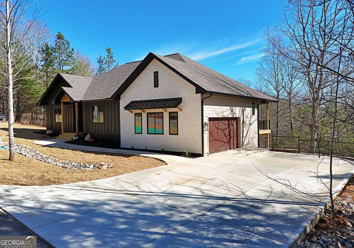 Property Photo:  2408 Standing Meadows Drive  GA 30582 
