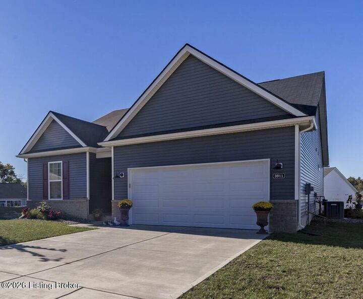 Property Photo:  3911 Blackthorn Pl  KY 40031 