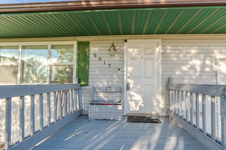 Property Photo: 6017 Horseshoe Bend Bend NW ND 58554