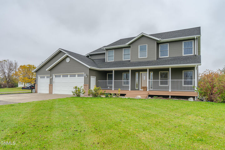 531 Crestland Place  Bismarck ND 58503 photo