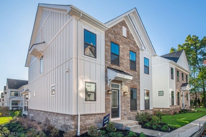 Property Photo:  14 Willow Ln  NJ 07054 