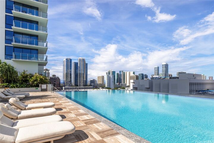 Property Photo:  1500 Rycroft Street 2402R  HI 96814 