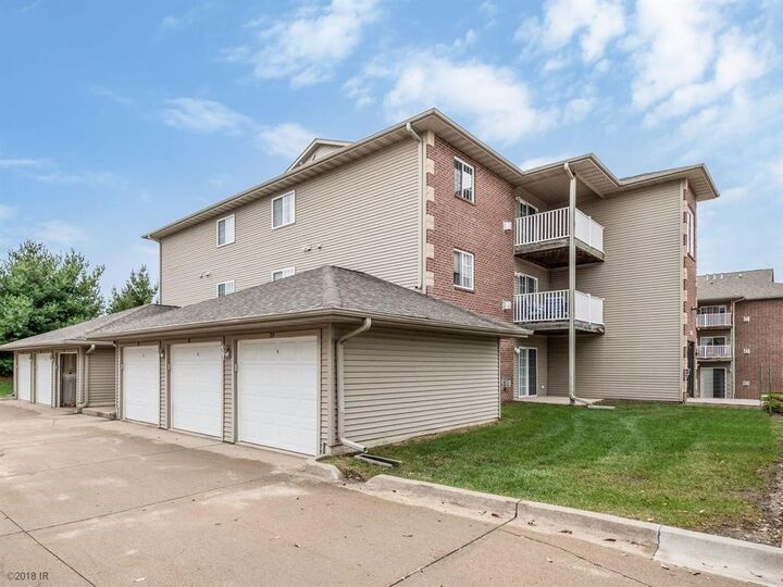 Property Photo:  4120 100th Street 1  IA 50322 