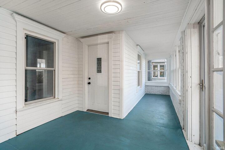 Property Photo: 131 E 6th Street IN 46544