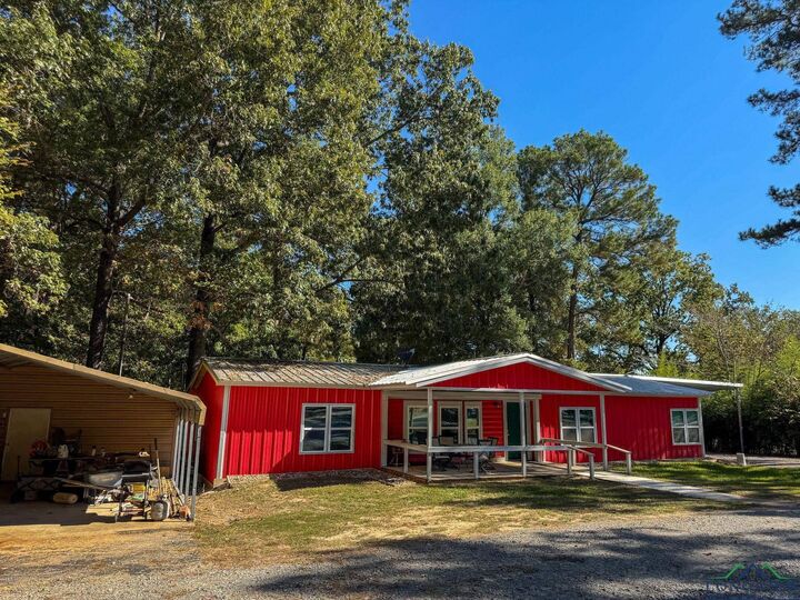 Property Photo: 7419 N State Line Road TX 75661