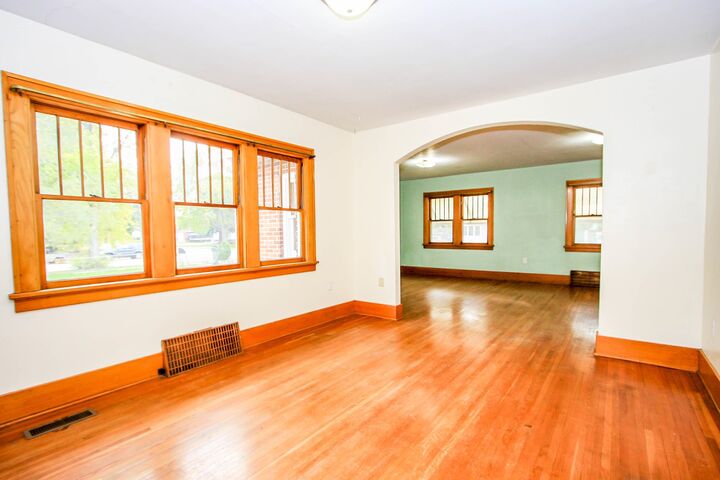 Property Photo: 315 S Ash NE 69101