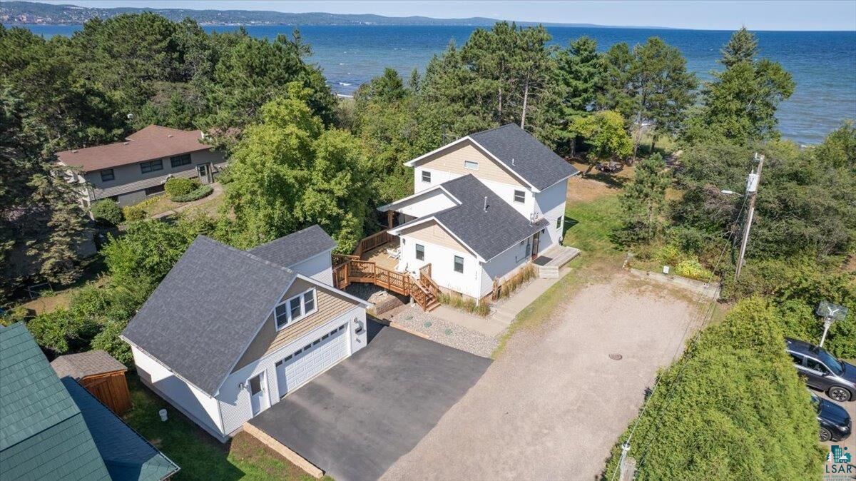 Property Photo:  3239 S Lake Ave  MN 55802 