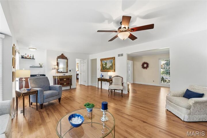 Property Photo: 2702 Hillcroft Drive MO 63005