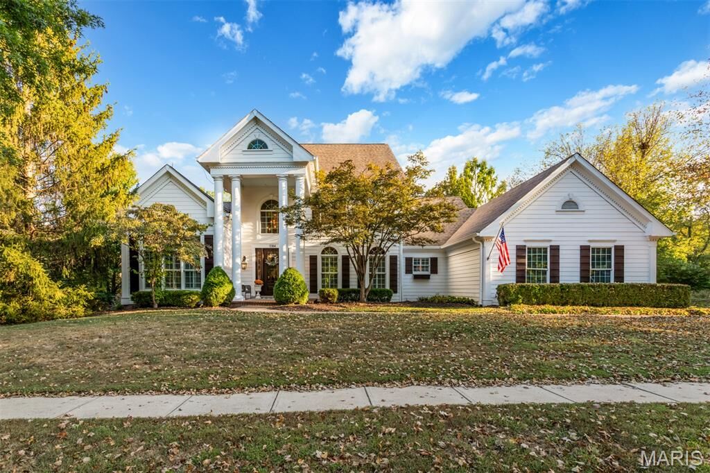 Property Photo: 1084 Greystone Manor Parkway MO 63005