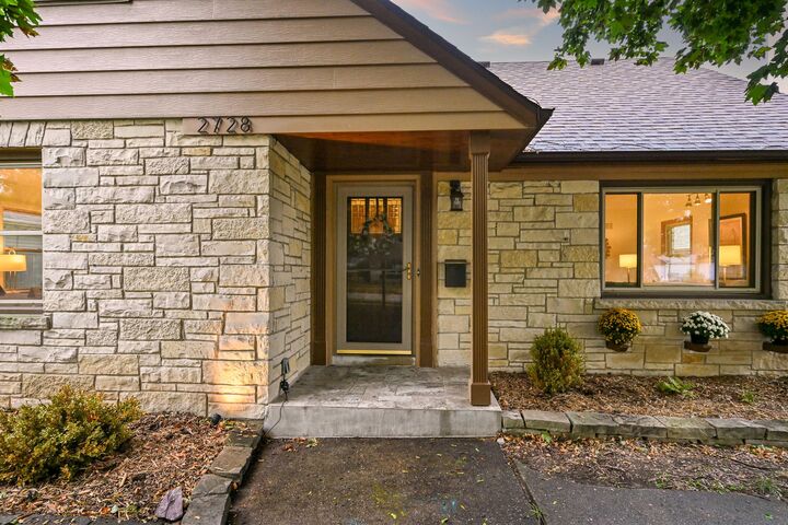 2728 N 90th St  Milwaukee WI 53222 photo