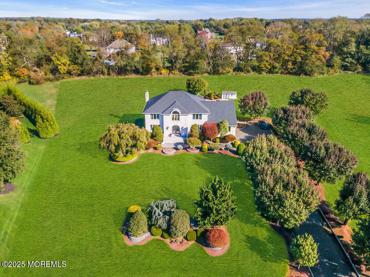 Property Photo:  7 Nottinghill Court  NJ 07726