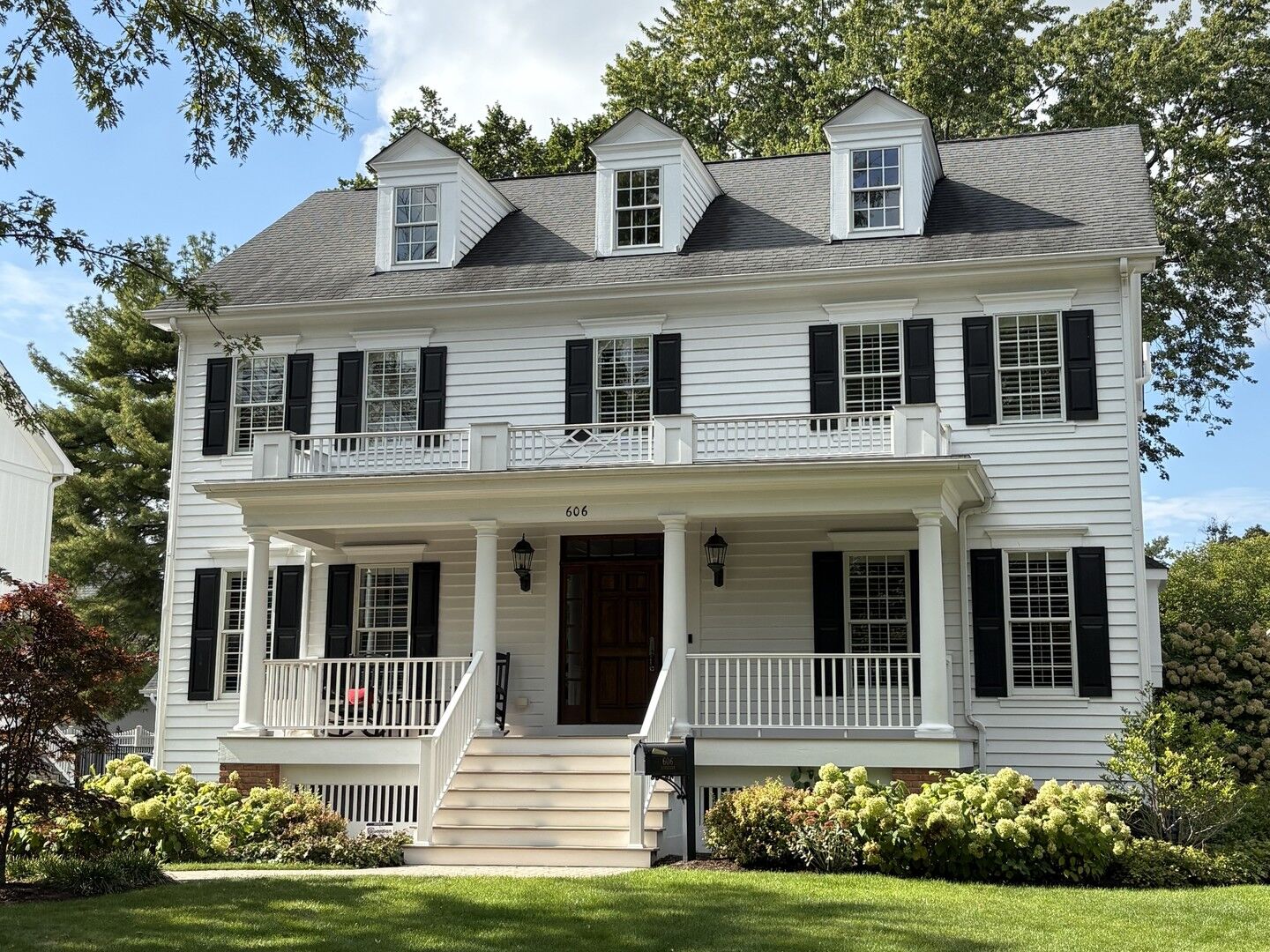 Property Photo:  606 Jefferson Street  IL 60521 