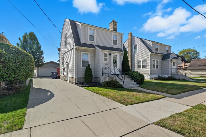 Property Photo:  3043 W 96th Place  IL 60805 