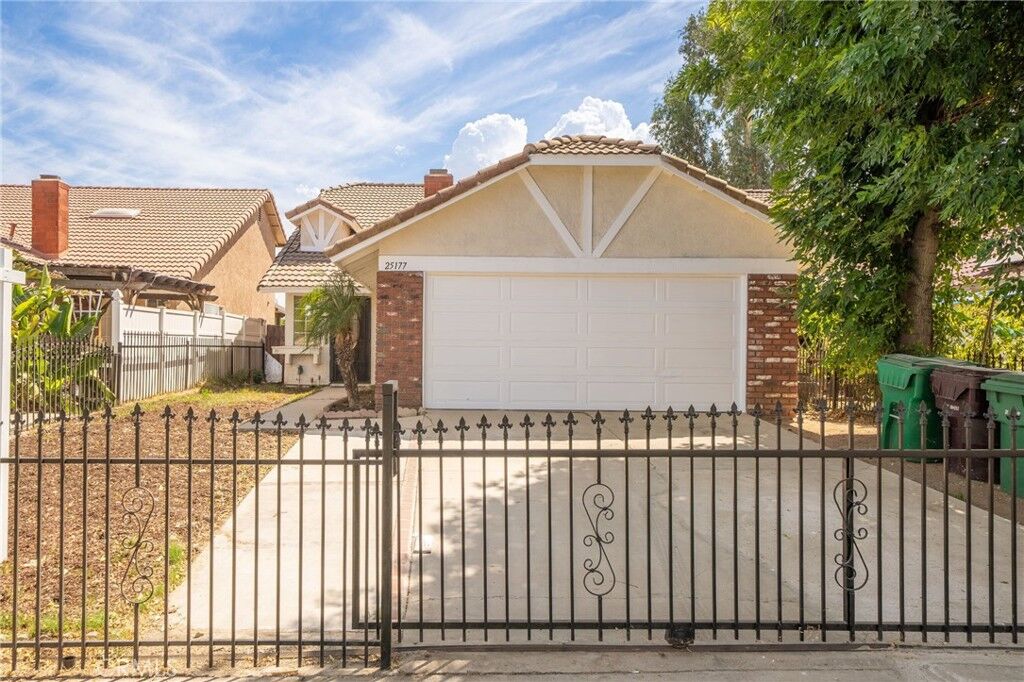 Property Photo:  25177 Dana Lane  CA 92551 