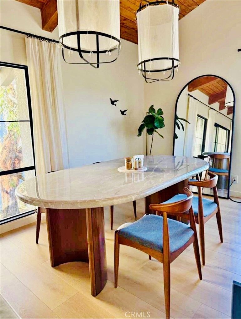 Property Photo: 20134 Leadwell St 218 CA 91306