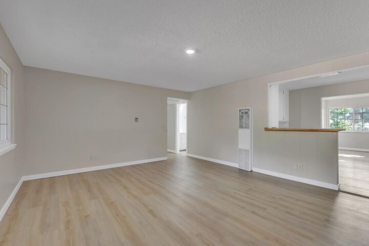 Property Photo: 18956 Siesta Drive CA 95946