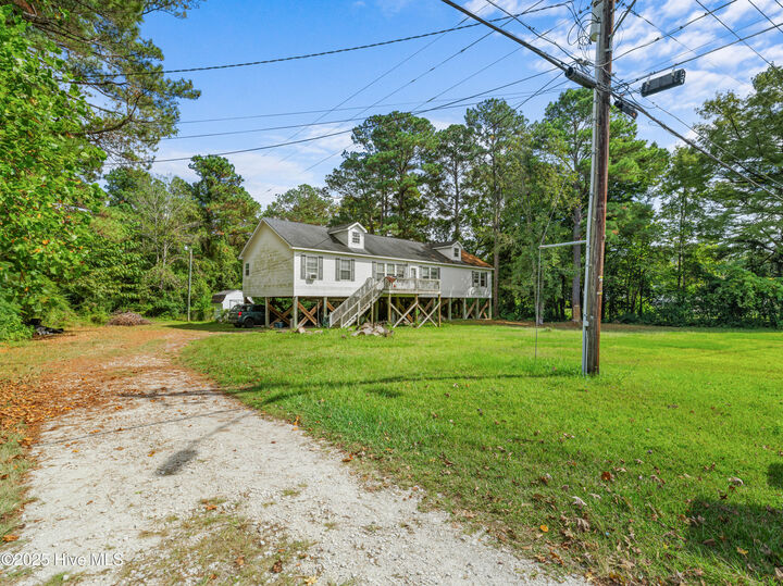 Property Photo: 209 Red Oak Street NC 28540